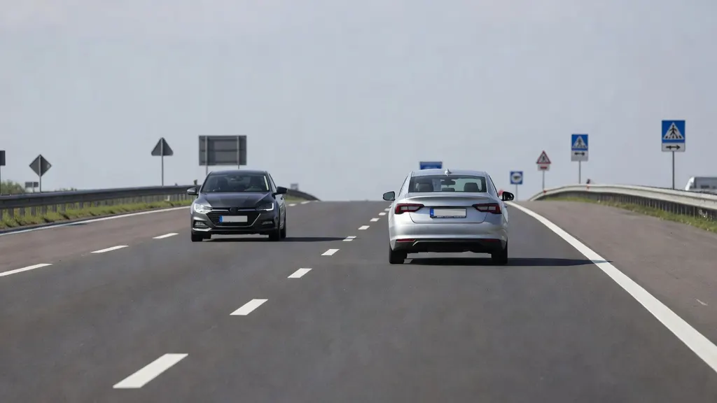 Czy można wyprzedzać prawym pasem
